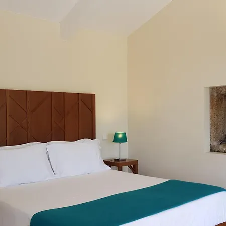 Casas Do Monte De Roques