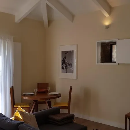 Alojamento de Turismo Rural Casas Do Monte De Roques *