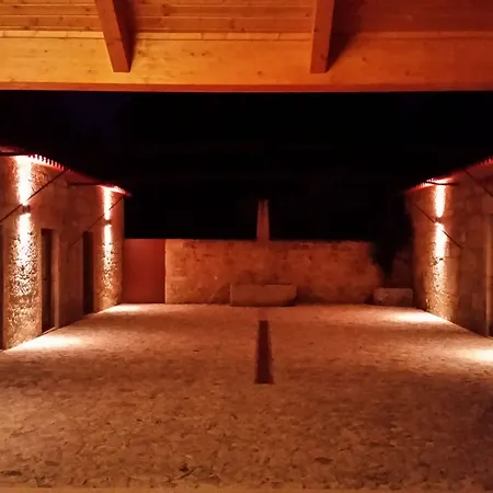 Casas Do Monte De Roques * Vila de Punhe