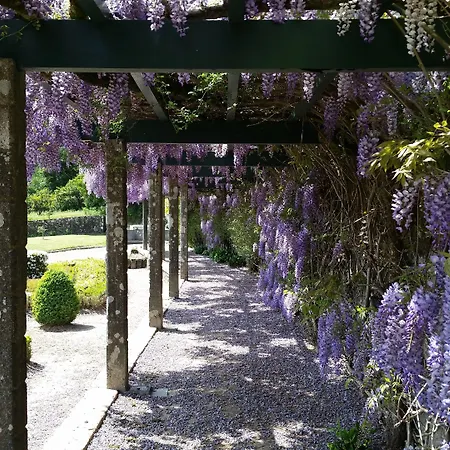 Casas Do Monte De Roques
