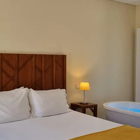 Casas Do Monte De Roques