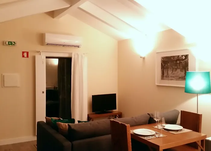 Casas Do Monte De Roques Agroturismo