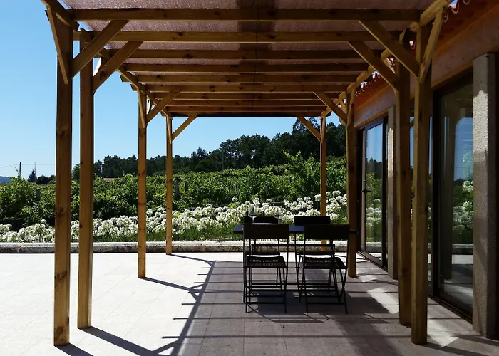 Casas Do Monte De Roques * Vila de Punhe