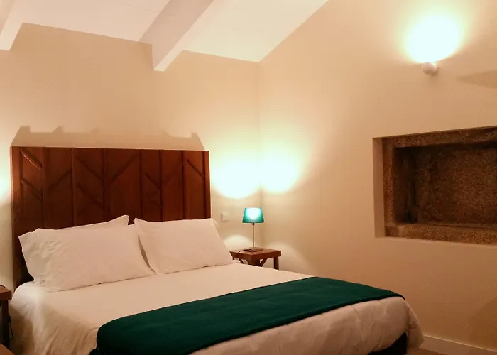 Casas Do Monte De Roques Vila de Punhe