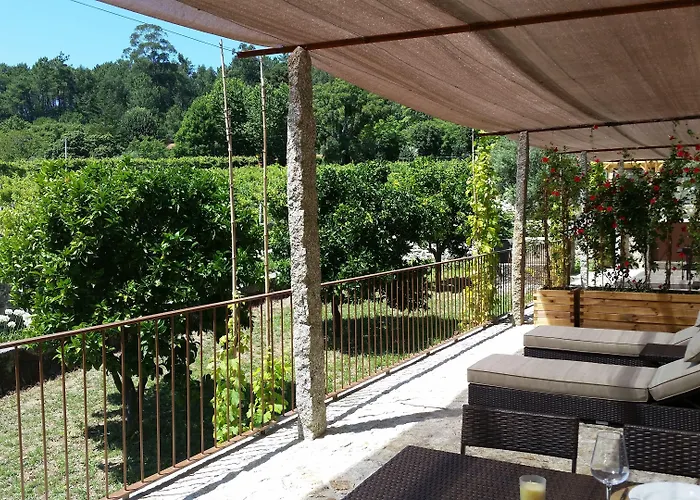 Casas Do Monte De Roques Agroturismo *