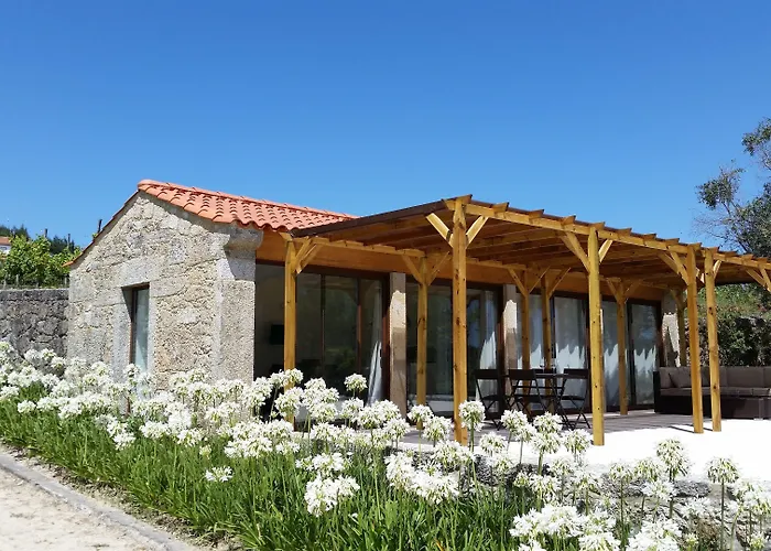 Casas Do Monte De Roques Agroturismo