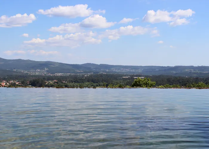 Casas Do Monte De Roques Agroturismo *