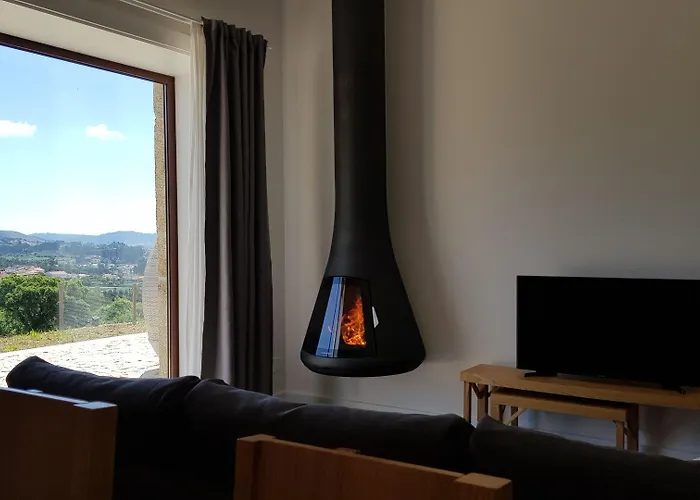 Casas Do Monte De Roques Farm stay Vila de Punhe