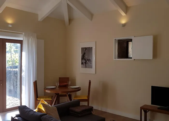 Casas Do Monte De Roques Agroturismo