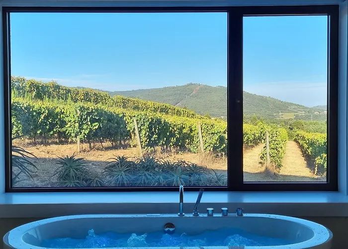 Casas Do Monte De Roques Farm stay Vila de Punhe