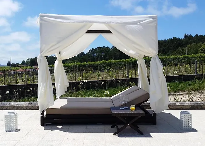 Farm stay Casas Do Monte De Roques Vila de Punhe